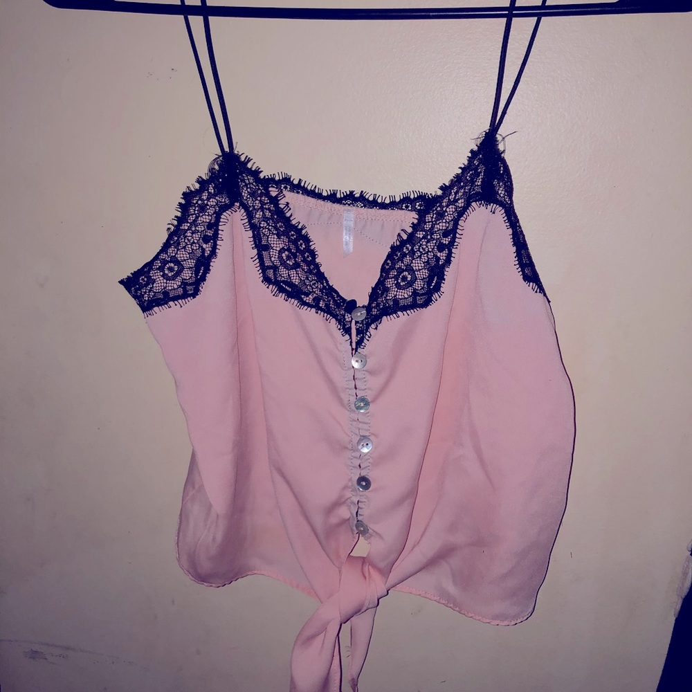 NEW! Suuuper cute pink crop top